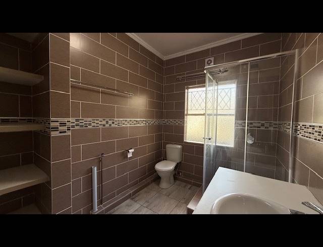 1 BEDROOM APARTMENT TO LET IN ESSENWOOD